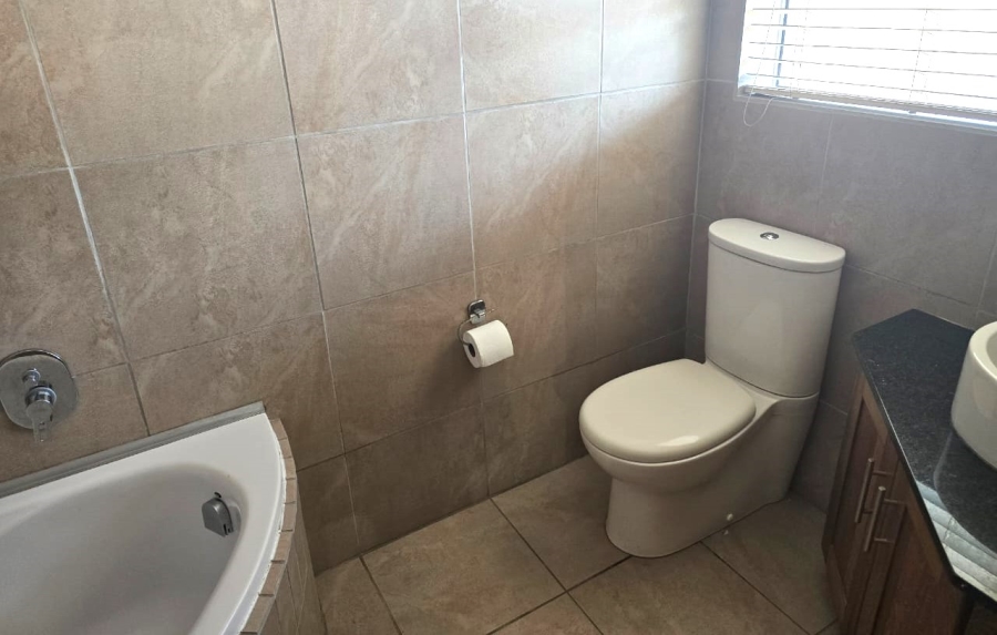 3 Bedroom Property for Sale in Denneburg Western Cape